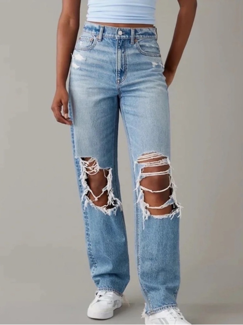 American Eagle Ripped Baggy Strigid Jeans size 8